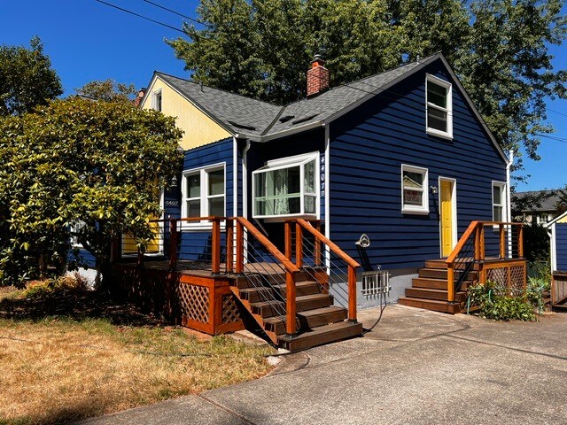 Building Photo - 4407 SE Tibbetts St