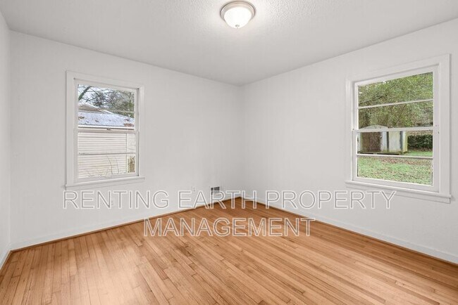 Building Photo - 221 Lawson Rd
