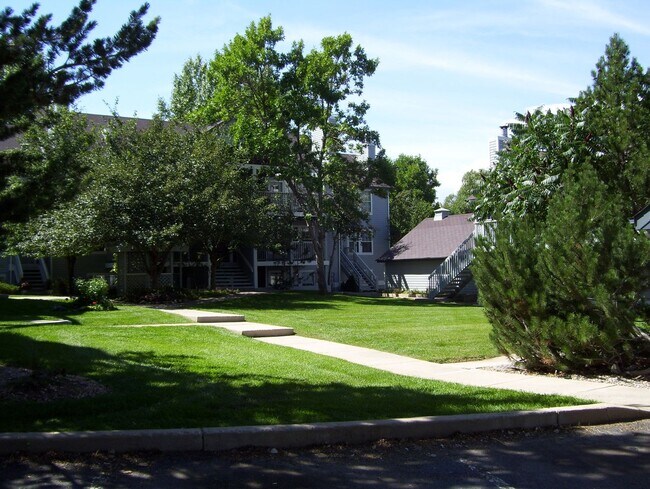 Building Photo - 1601 W Swallow Rd
