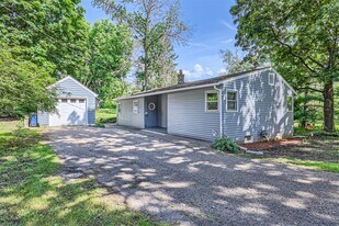 Building Photo - 4001 Tonkawood Rd