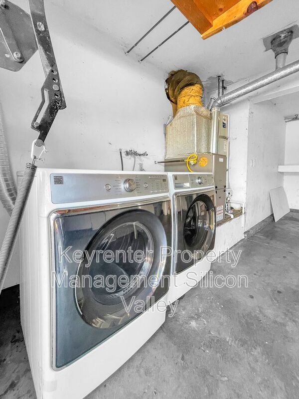 Building Photo - 547 Groth Pl