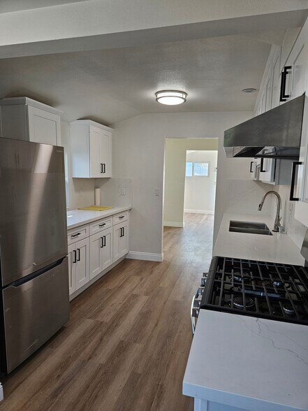 Building Photo - 2316 Elmgrove St