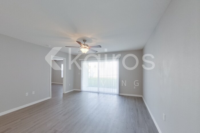 Building Photo - 8656 SW 44th Ct