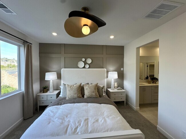 Building Photo - 2186 Tributary Dr