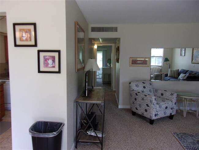 Building Photo - 1811 Bedford Ln