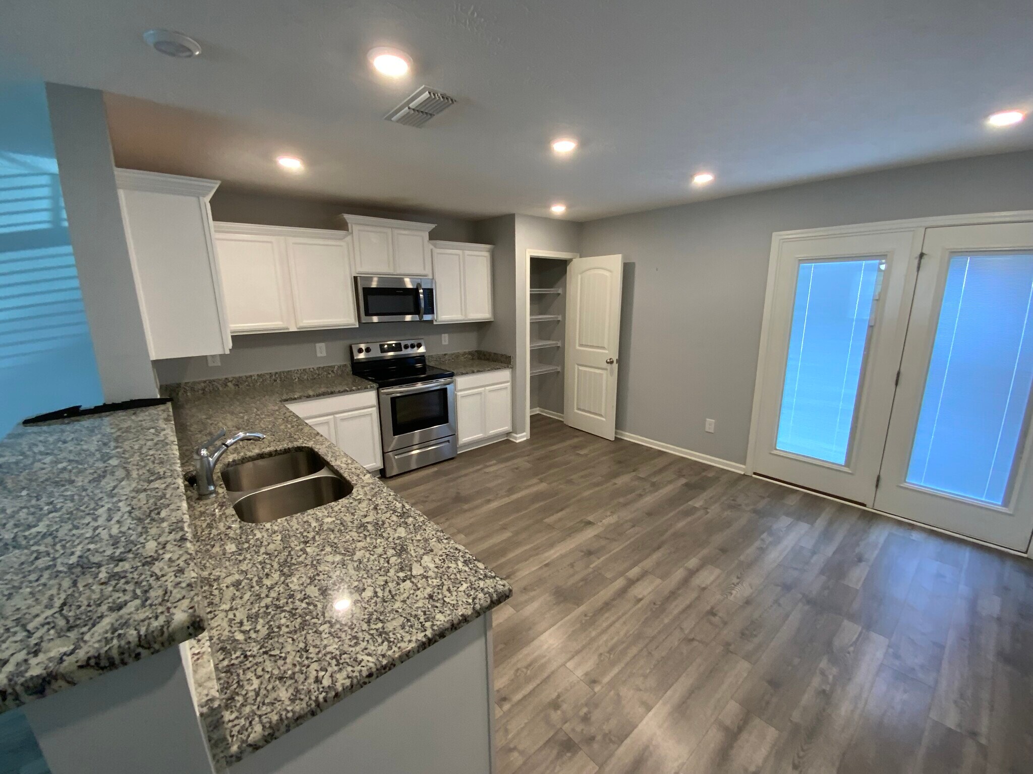 Kitchen - 3037 Utah St