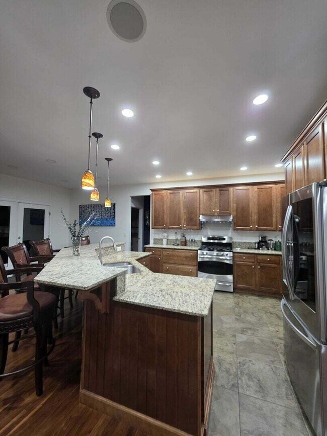 Building Photo - 4812 Beaver Pond Dr S