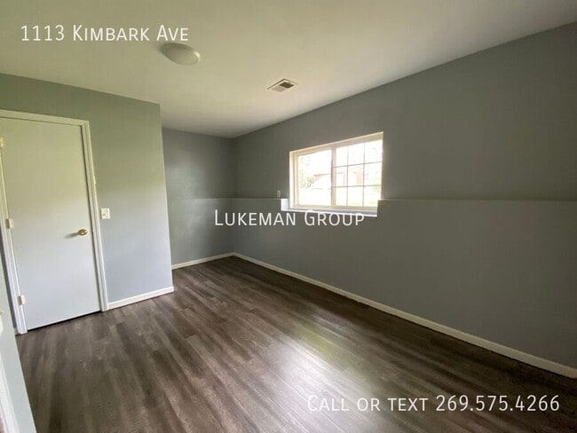 Building Photo - 1113 Kimbark Ave