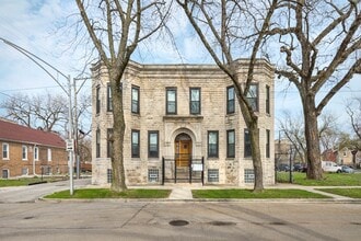 Building Photo - 6649 S Rhodes Ave