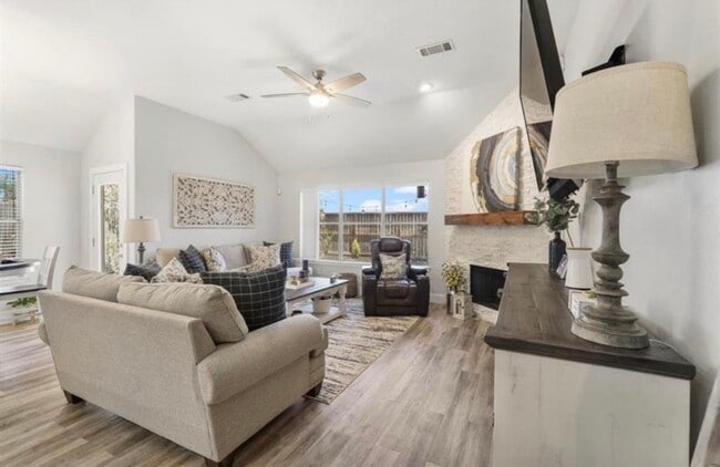 Building Photo - 6707 Oakbranch Manor Ln