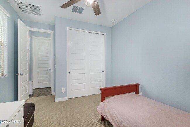 Building Photo - 1171 E Armstrong Wy