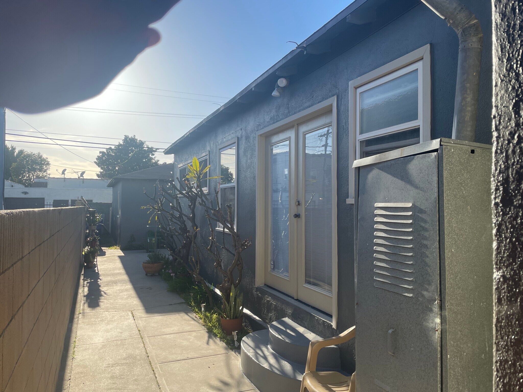 Walk-Way to back studio - 6425 Haas Ave