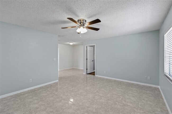 Building Photo - 2711 N Dellwood Dr