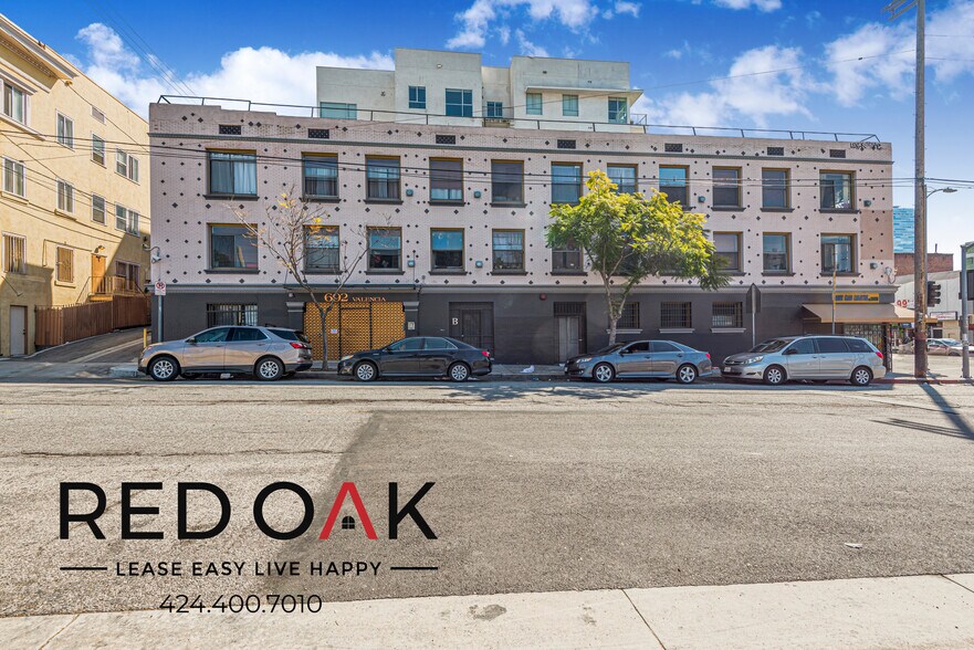 Building Photo - 692 Valencia St