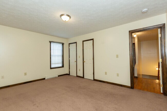 Building Photo - 218 S West St