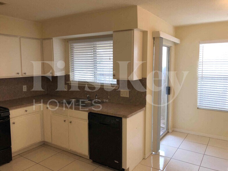 Building Photo - 1123 Intrepid Oak Ln