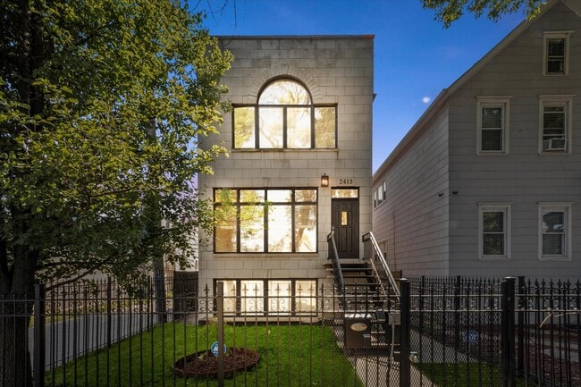 Building Photo - 2415 W Palmer St