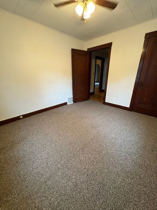 Building Photo - 2 Bedroom 1 Bathroom Single Family Home