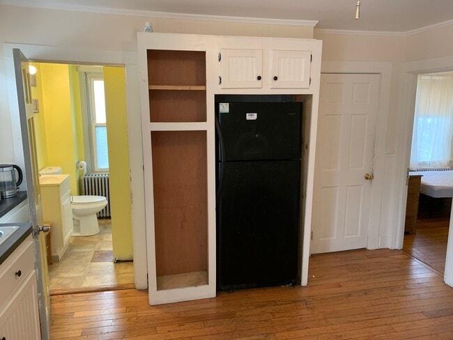 Building Photo - 15 Simmons St