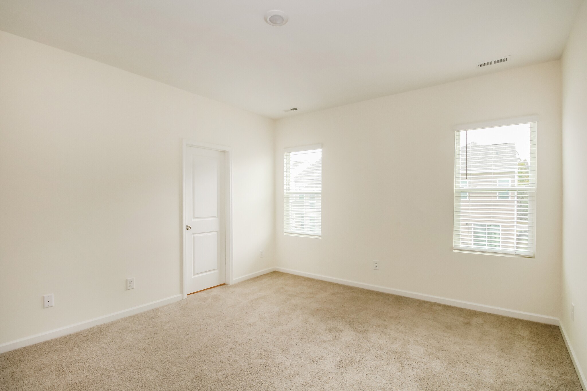 Building Photo - 1533 King St