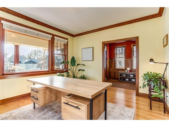 Building Photo - 2012 W Laurel Ave