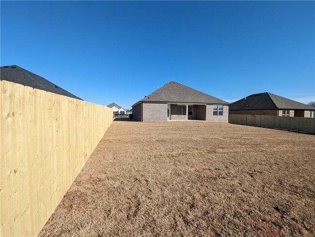 Building Photo - 385 W Branta St