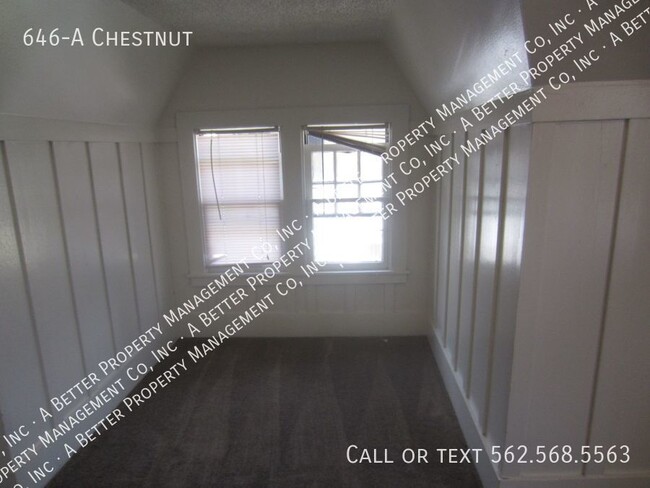 Building Photo - LARGE 2 STORY BACKHOUSE - Front Porch, New...