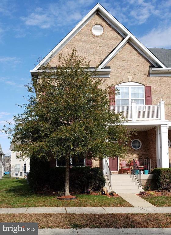 Building Photo - 43967 Peony Pl