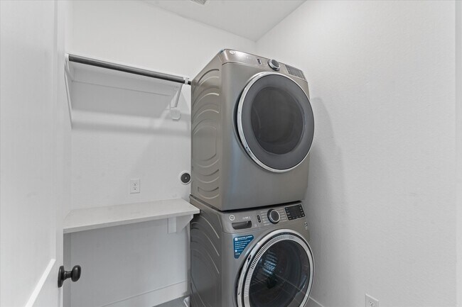 Building Photo - 23831 Oriole Vly Trl