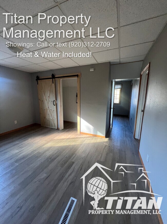 Building Photo - 400 Main St