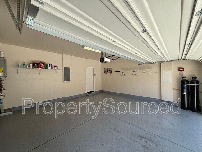 Building Photo - 288 Hopkins Ct