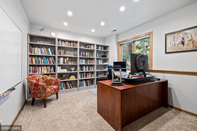 Building Photo - 6868 Stonewood Ct