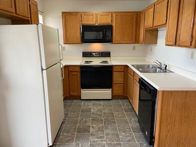 Building Photo - Condominium in FoxPointe