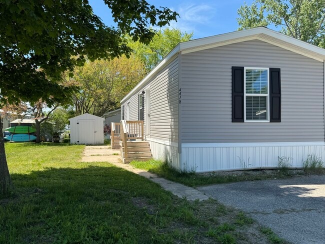 Building Photo - 4418 E Daisy Ln