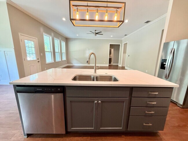 Building Photo - 1037 Stagecoach Bend