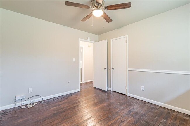 Building Photo - 149 Meadow Park Ln SW