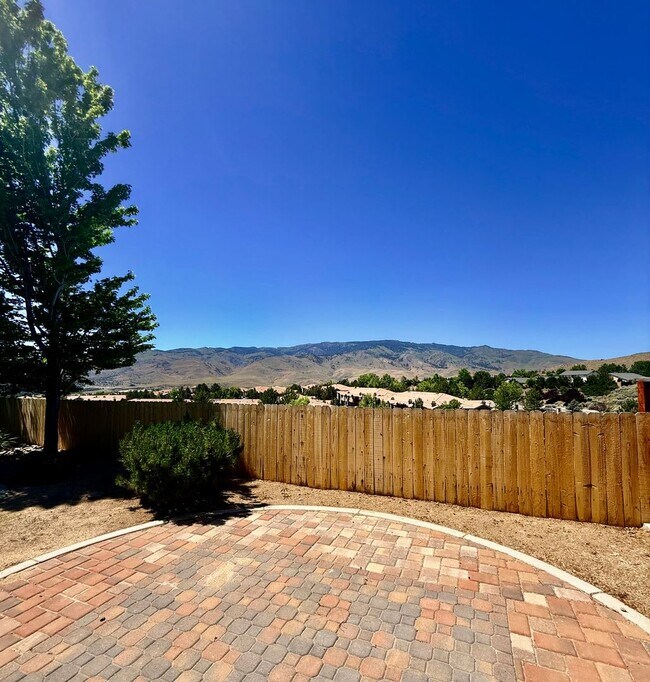 Building Photo - Beautiful Northwest Reno Home with Stunning Mountain Views