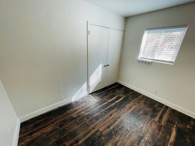 Building Photo - 2 bed 1 bath unit for rent in South Lake T...