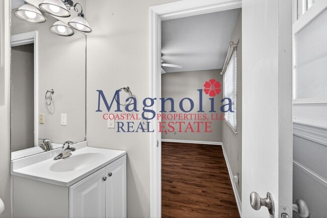 Building Photo - 3 bedroom 2 bathroom home in Richmond Hill GA