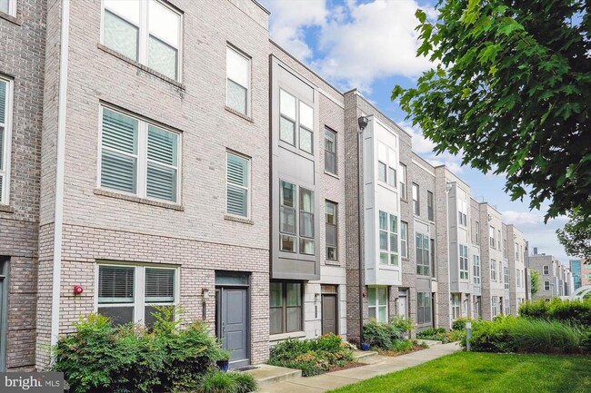 Building Photo - 13358 Sherwood Park Ln