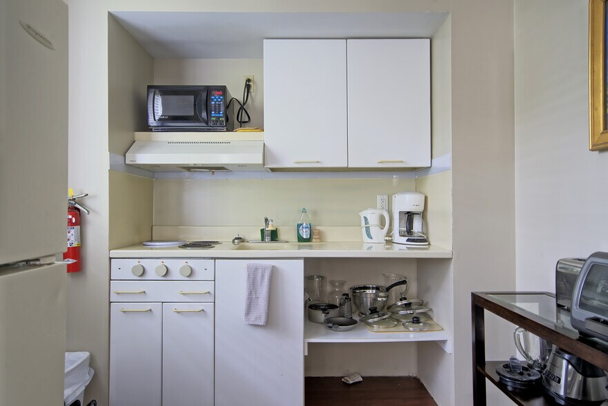 Building Photo - 2 Willets Pl