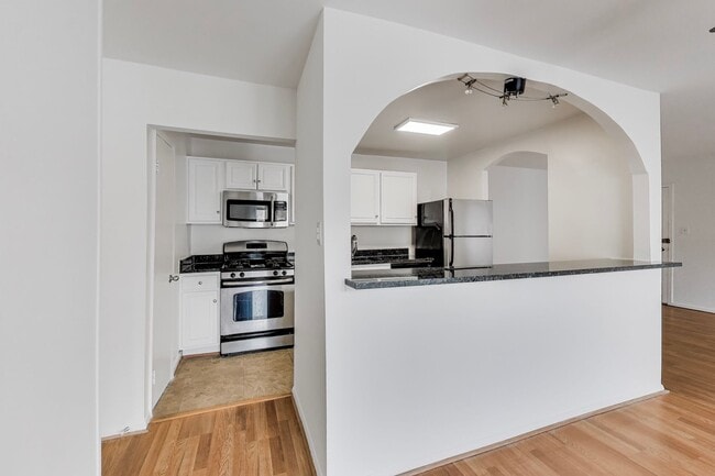 Building Photo - 2BD/1BA in Bethesda Park - Feeds to WJ HS - Great location - Close to Walter Reed & METRO