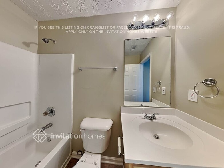 Building Photo - 20 Rock View Ln