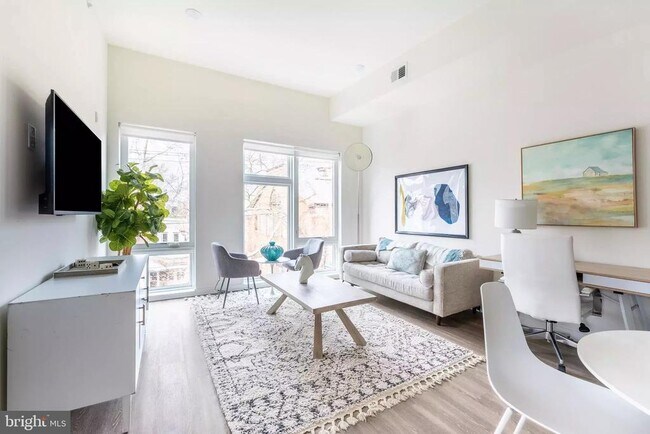 Building Photo - 521 N 41st St