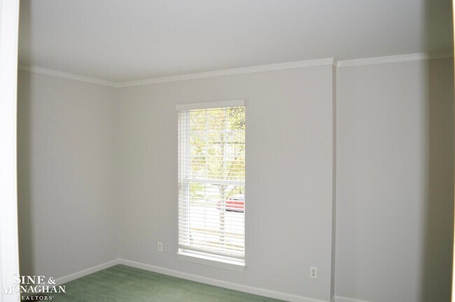 Building Photo - 860 Neff Rd