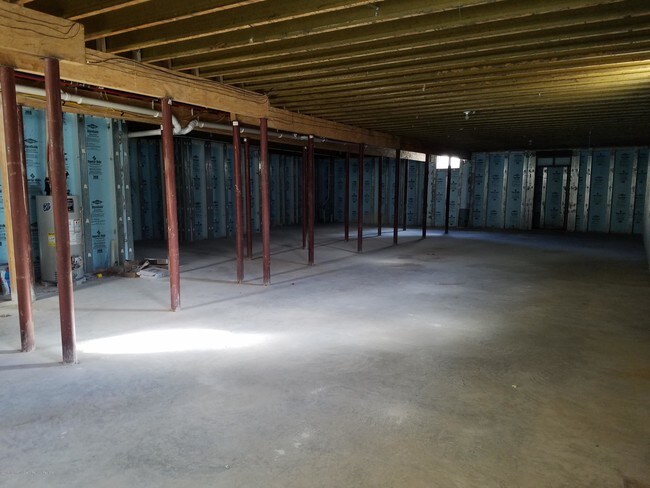 Building Photo - 12 Cindy Ct