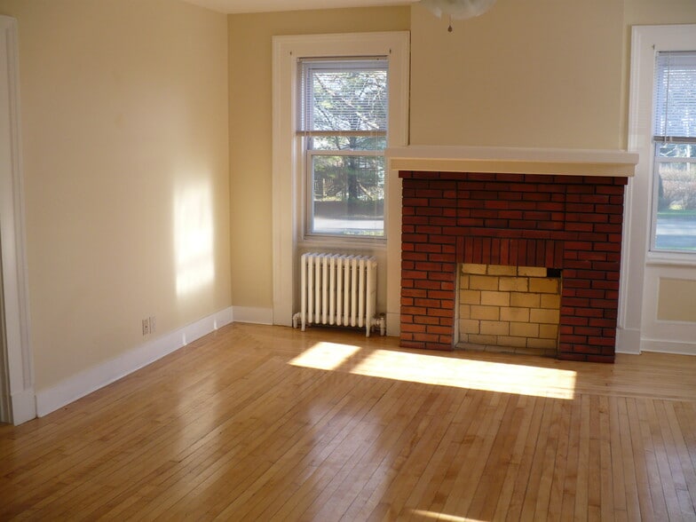 Building Photo - 343 Watervliet Shaker Rd