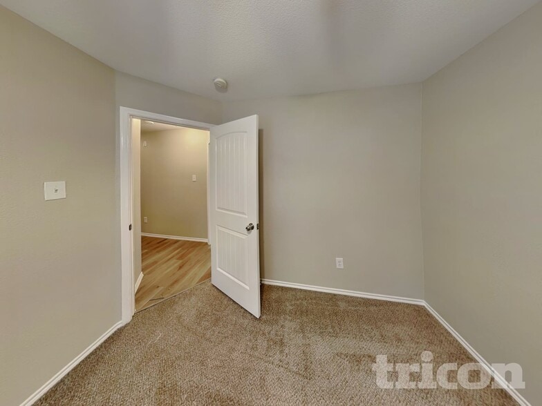 Building Photo - 626 Chapman Dr