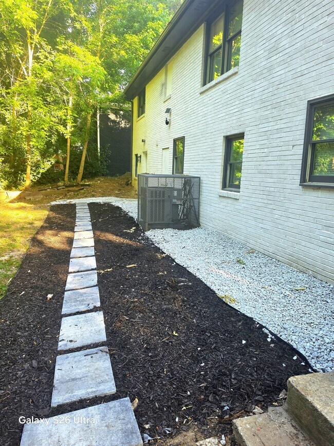 Building Photo - 2097 Verbena St NW