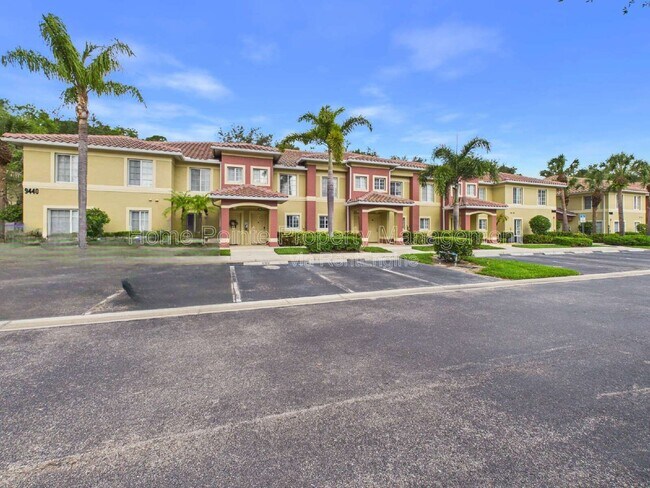 Building Photo - 9440 Ivy Brook Run